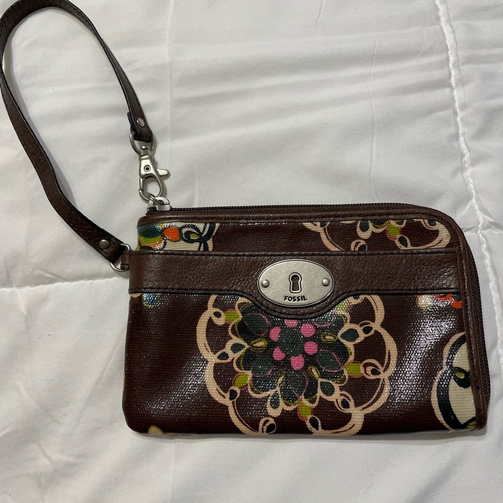 Fossil wristlet